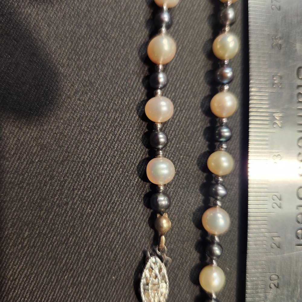 Two-Tone Pearl Necklace - Cream and Black Pearls - Picture 4 of 5